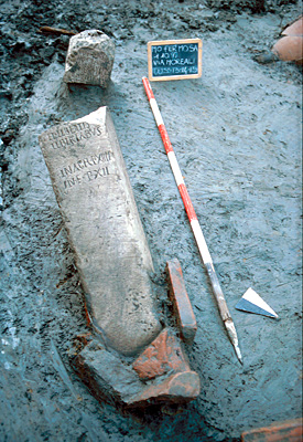 Foto dello scavo in via Moreali, 1999