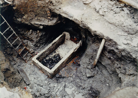 Piazza Grande, gli scavi della necropoli (1987)